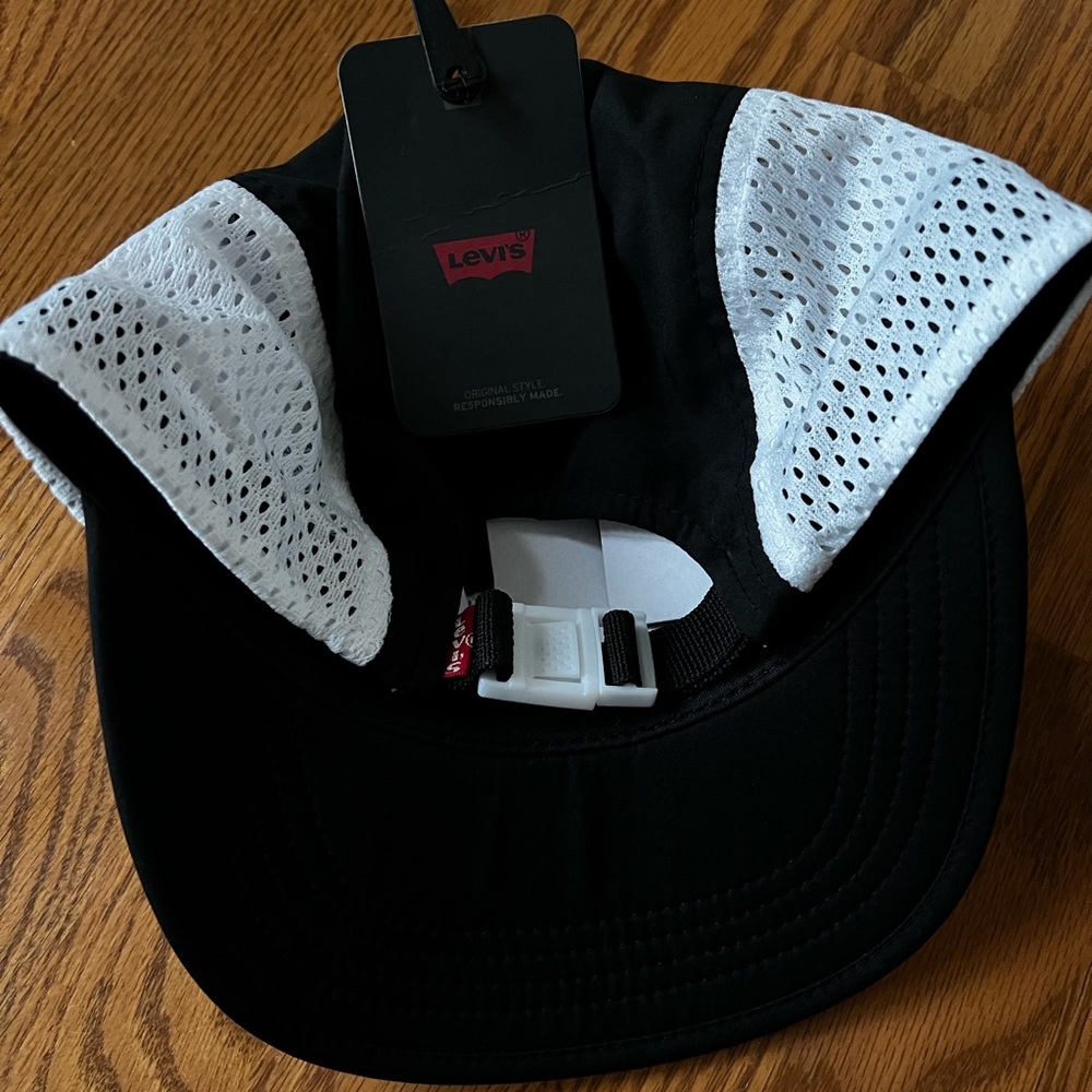 Levi’s Hat - Picture 2 of 3